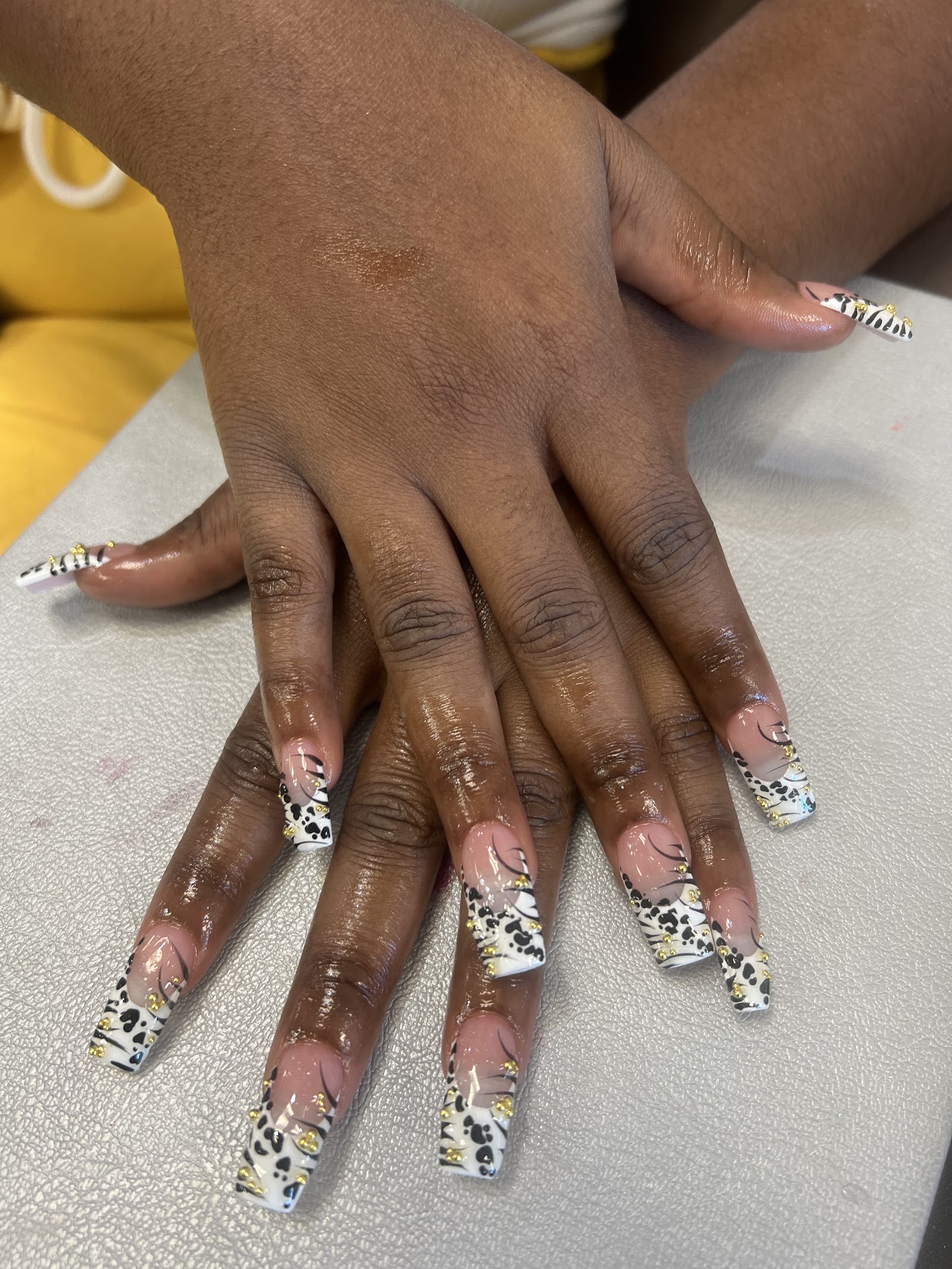 BAREFOOT LANDING NAILS nail photo 5